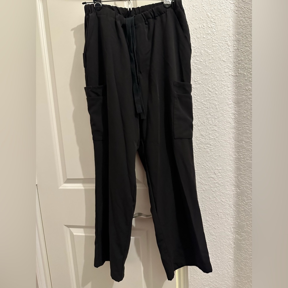 Scrub pants- never worn